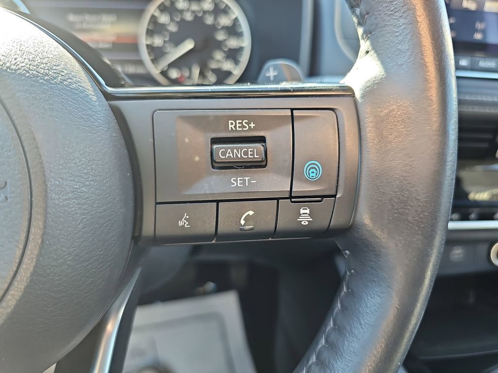 Used 2022 Nissan Rogue SV w/ SV Premium Package image 23