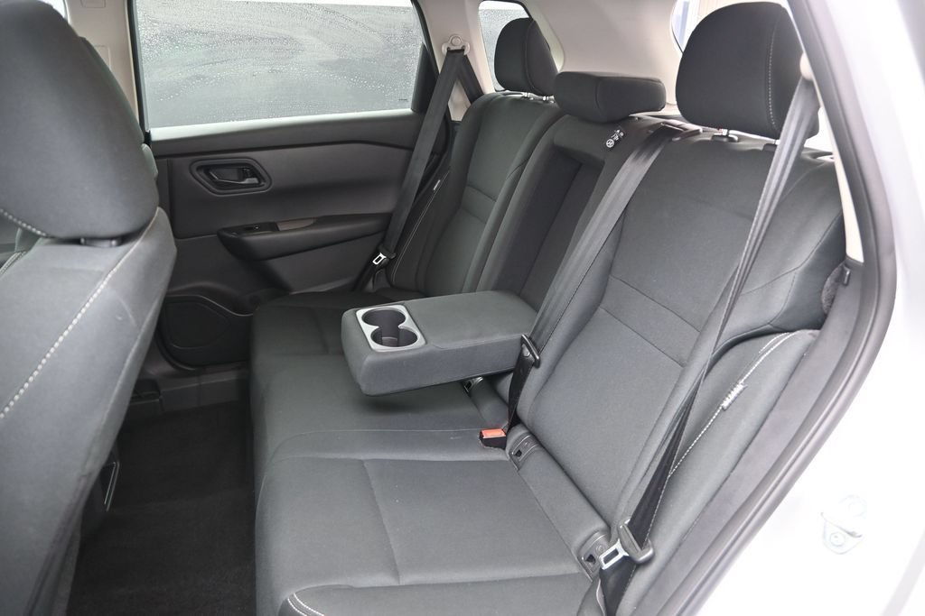 Used 2024 Nissan Rogue S AWD/4WD image 13