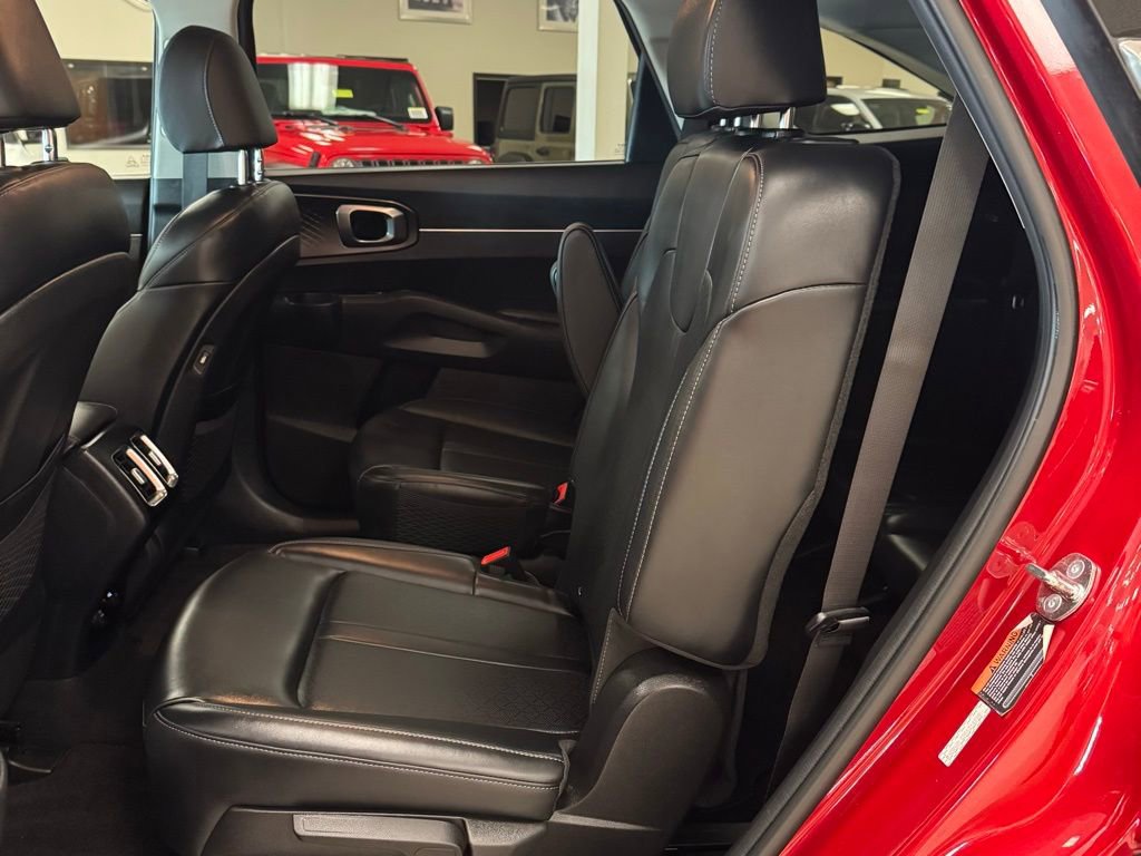Used 2023 Kia Sorento EX image 29
