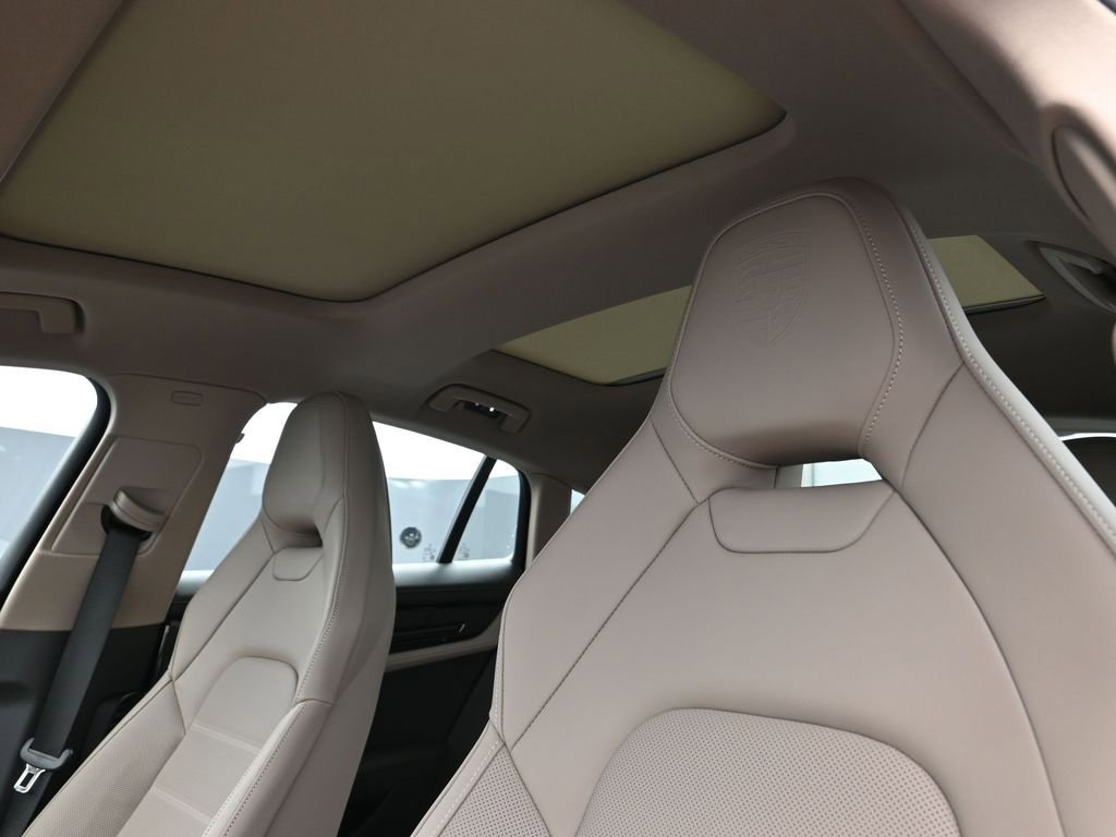 New 2026 Porsche Panamera RWD image 16