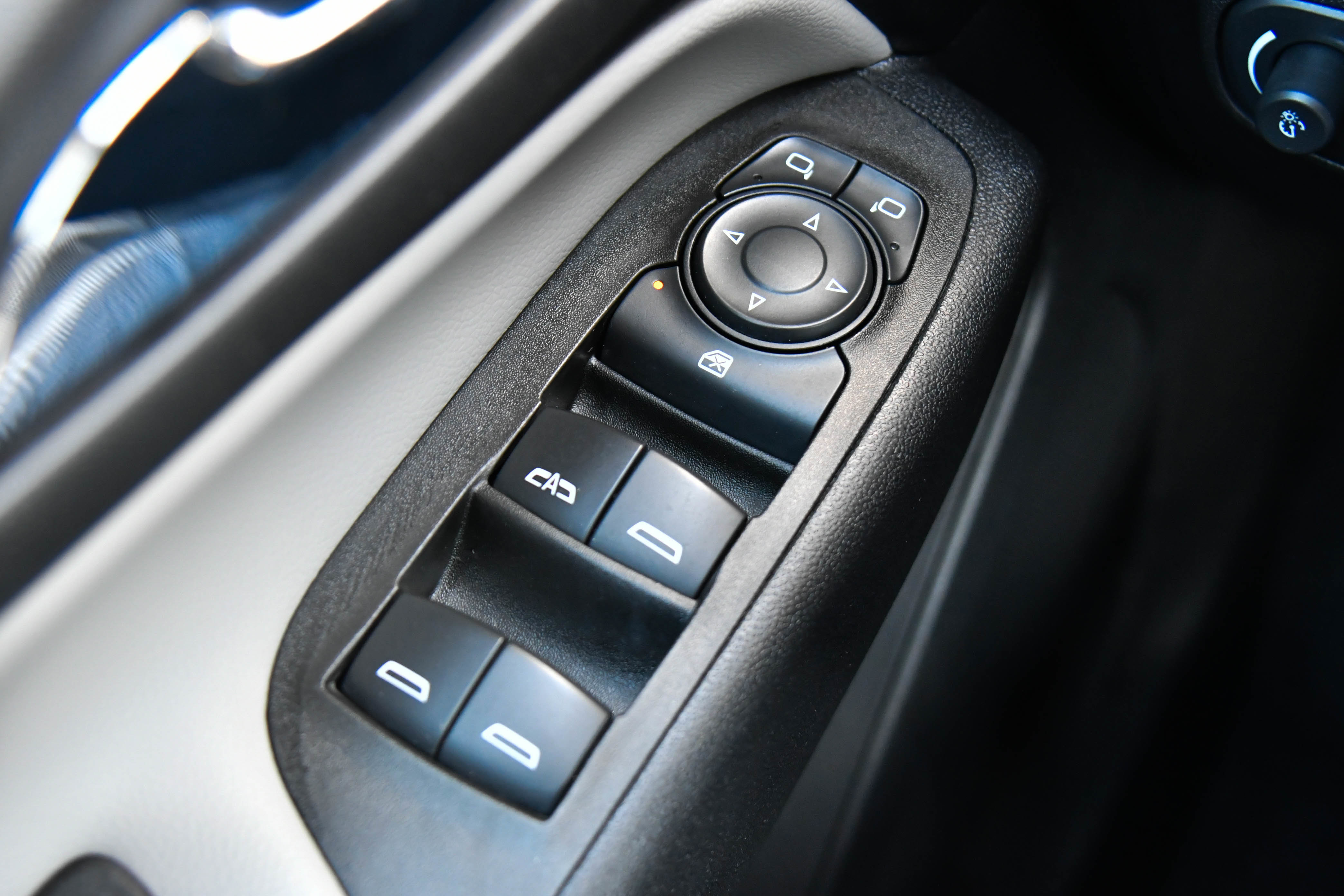 Used 2020 Chevrolet Equinox LT AWD/4WD image 31