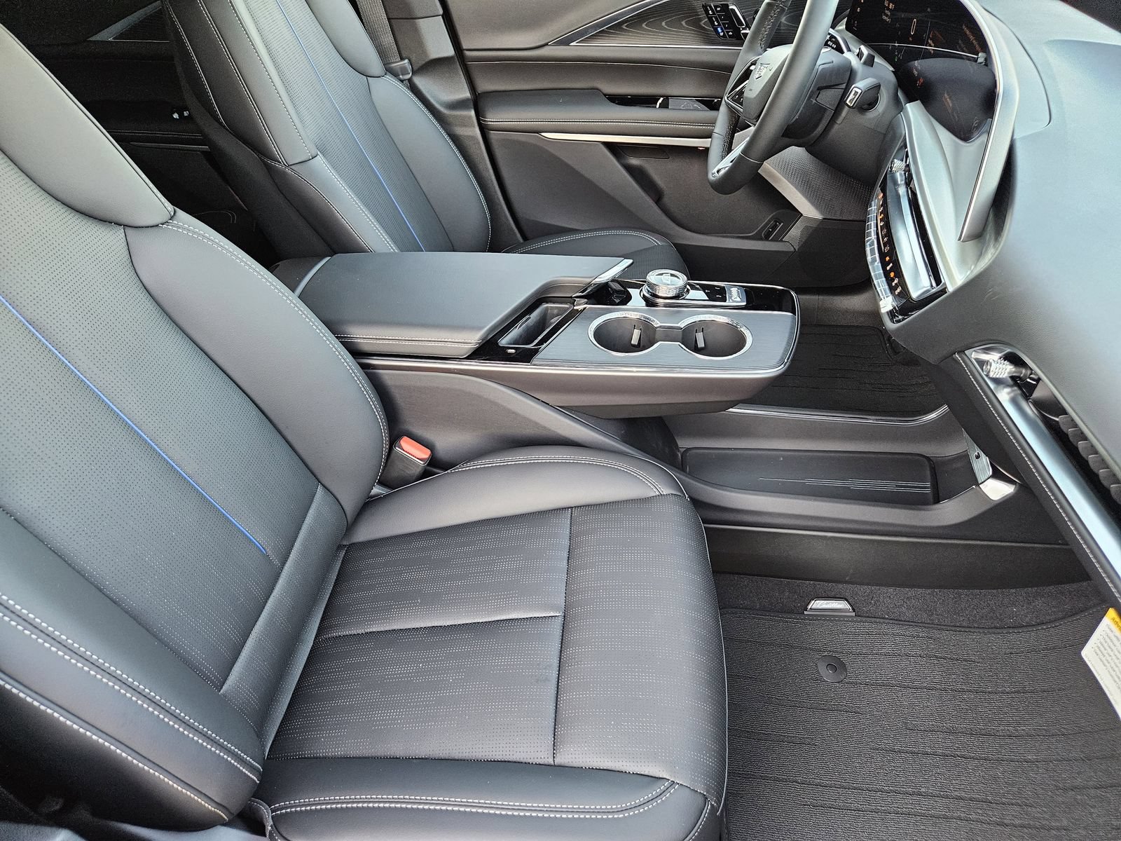 New 2026 Cadillac Lyriq Premium Sport w/ LPO, Premium Carpet Package RWD image 15