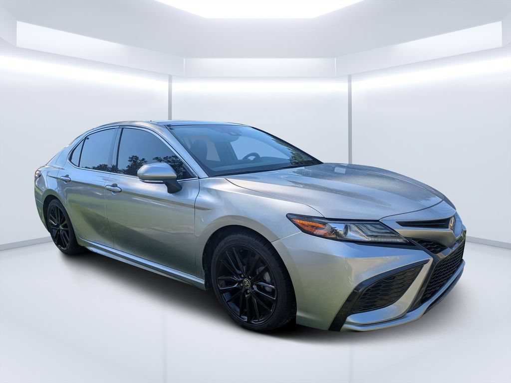 Used 2022 Toyota Camry XSE w/ Navigation Package FWD image 1