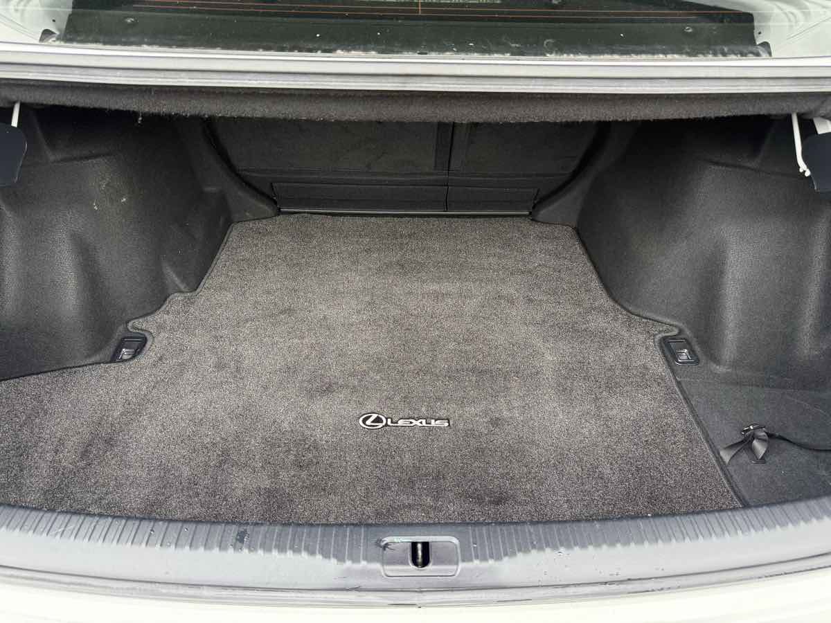 Used 2016 Lexus IS 200t w/ F Sport Package RWD image 24