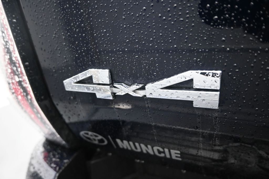 Used 2024 Toyota Tundra Limited AWD/4WD image 40
