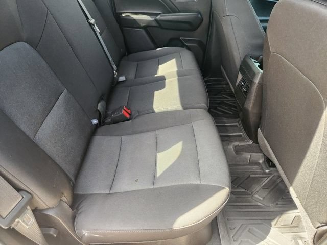 Used 2024 Chevrolet Colorado Trail Boss AWD/4WD image 31