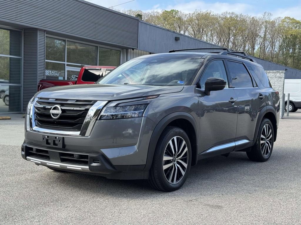 Used 2023 Nissan Pathfinder Platinum image 26
