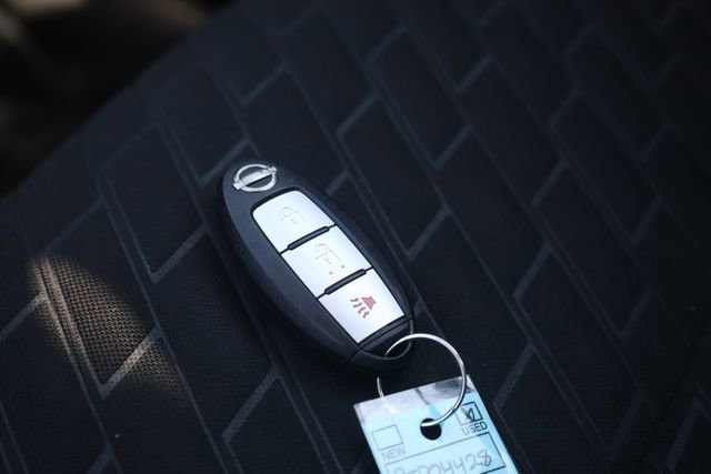 Used 2022 Nissan Kicks S image 23