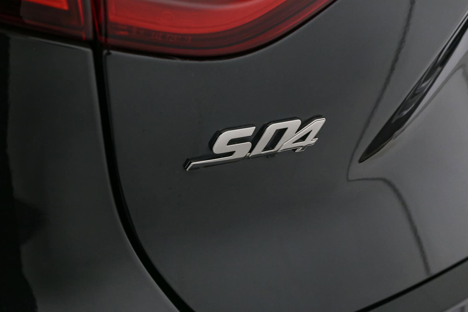 Used 2020 Maserati Levante S GranSport image 11