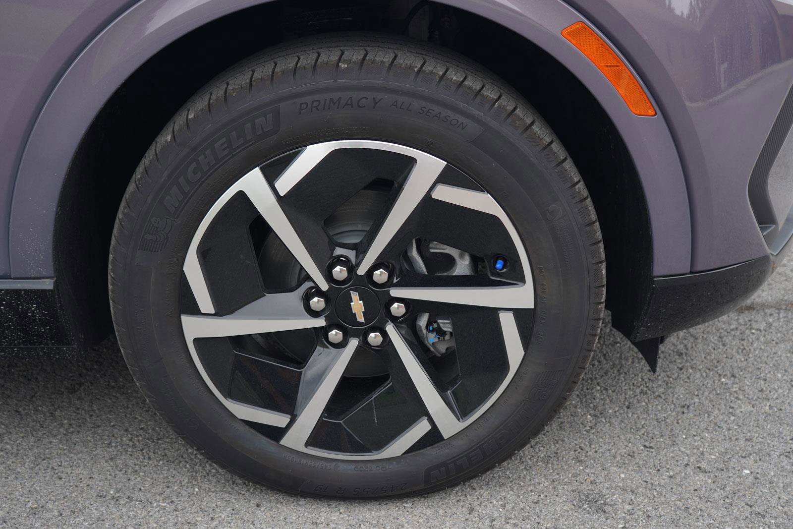 New 2025 Chevrolet Equinox EV LT image 13