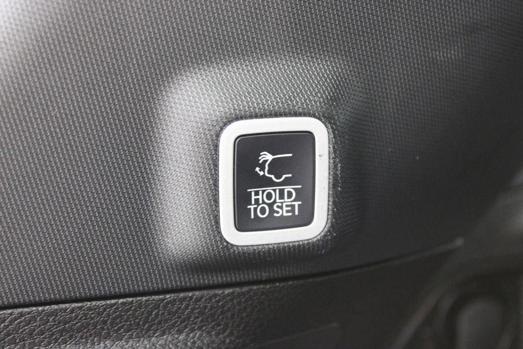 Used 2025 Jeep Grand Cherokee Altitude AWD/4WD image 29