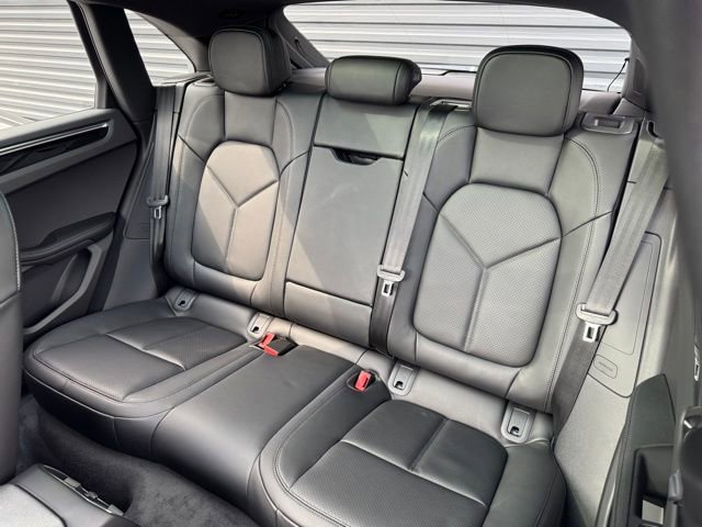 New 2026 Porsche Macan image 31
