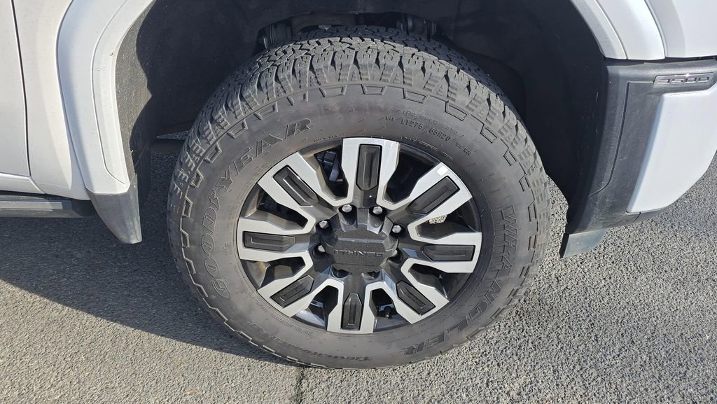 Used 2024 GMC Sierra 3500 Denali Ultimate image 9