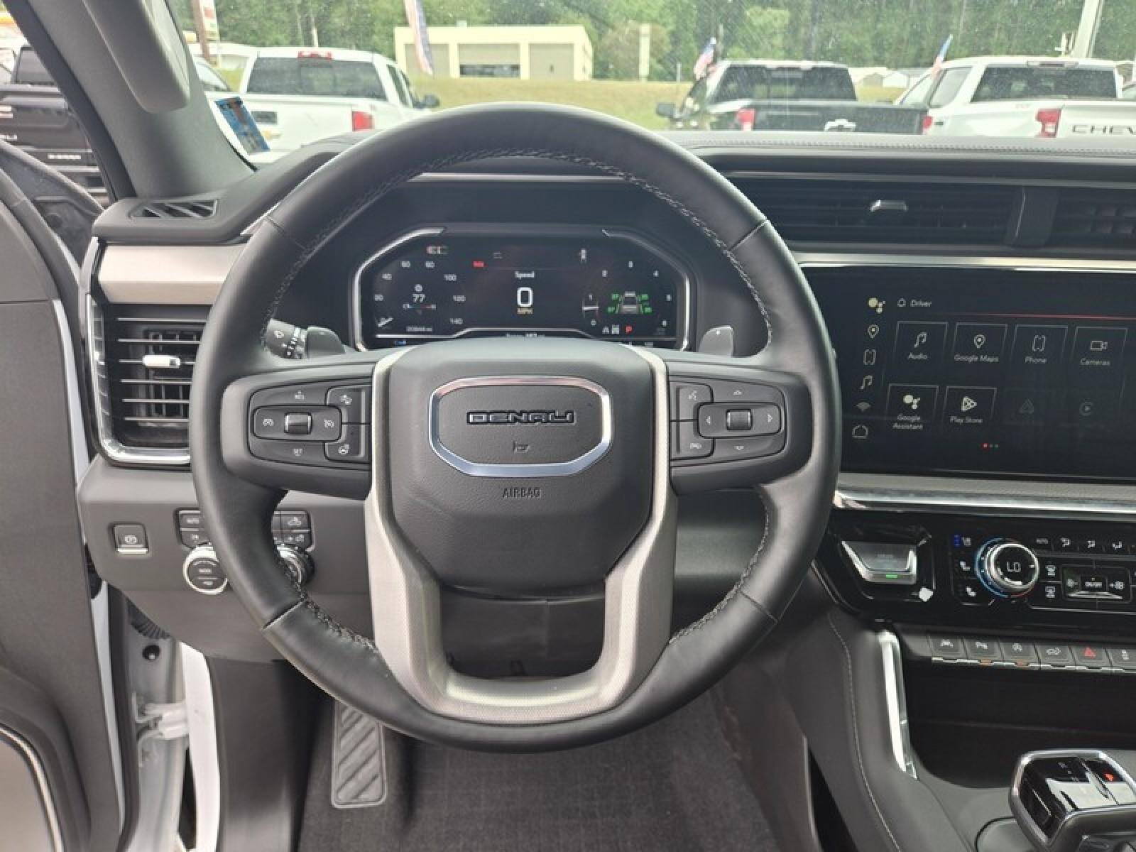 Used 2024 GMC Sierra 1500 Denali w/ Technology Package AWD/4WD image 9