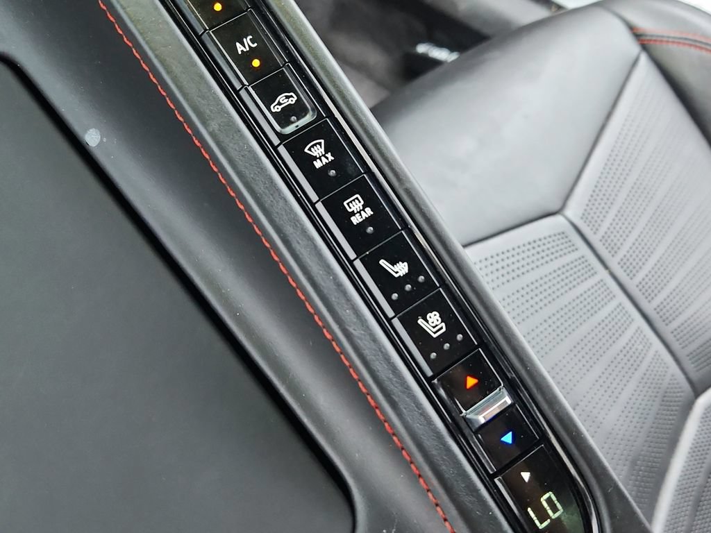 Used 2022 Chevrolet Corvette Stingray Premium Conv w/ Z51 Performance Package RWD image 34
