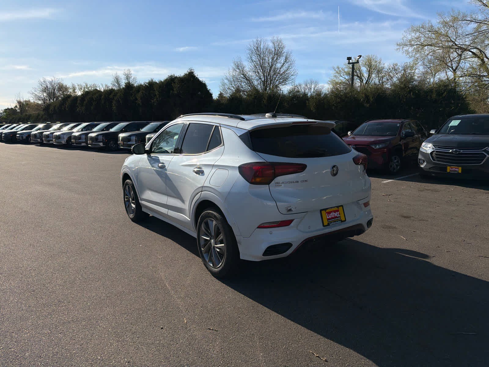 Used 2021 Buick Encore GX Essence w/ Advanced Technology Package AWD/4WD image 3