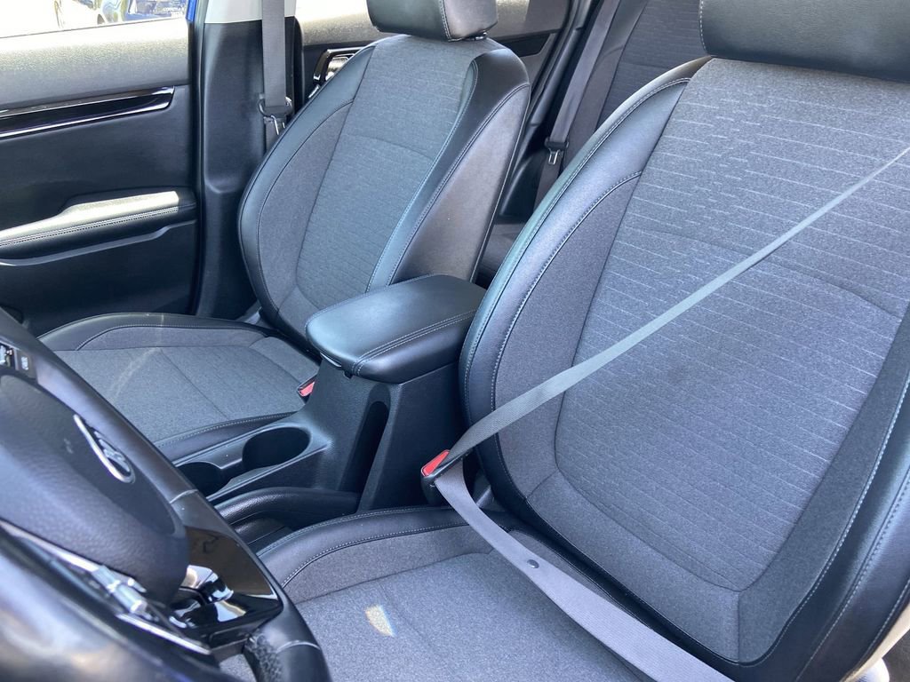 Used 2021 Kia Seltos S FWD image 13