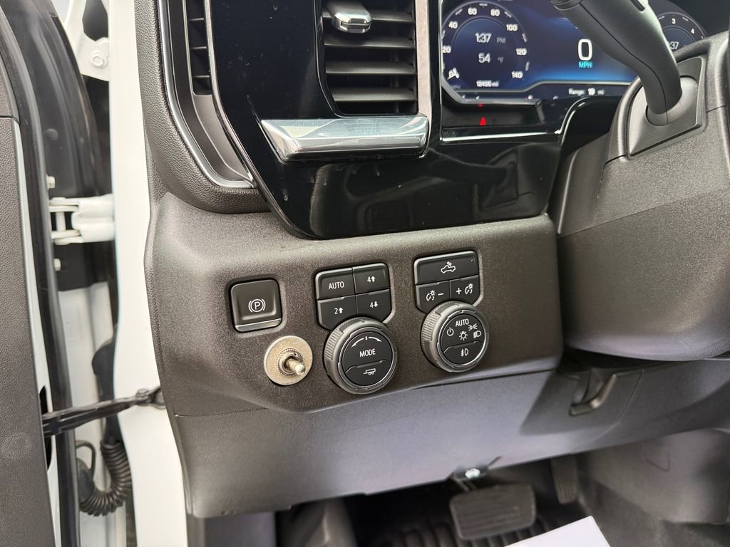 Used 2024 Chevrolet Silverado 3500 LT image 18