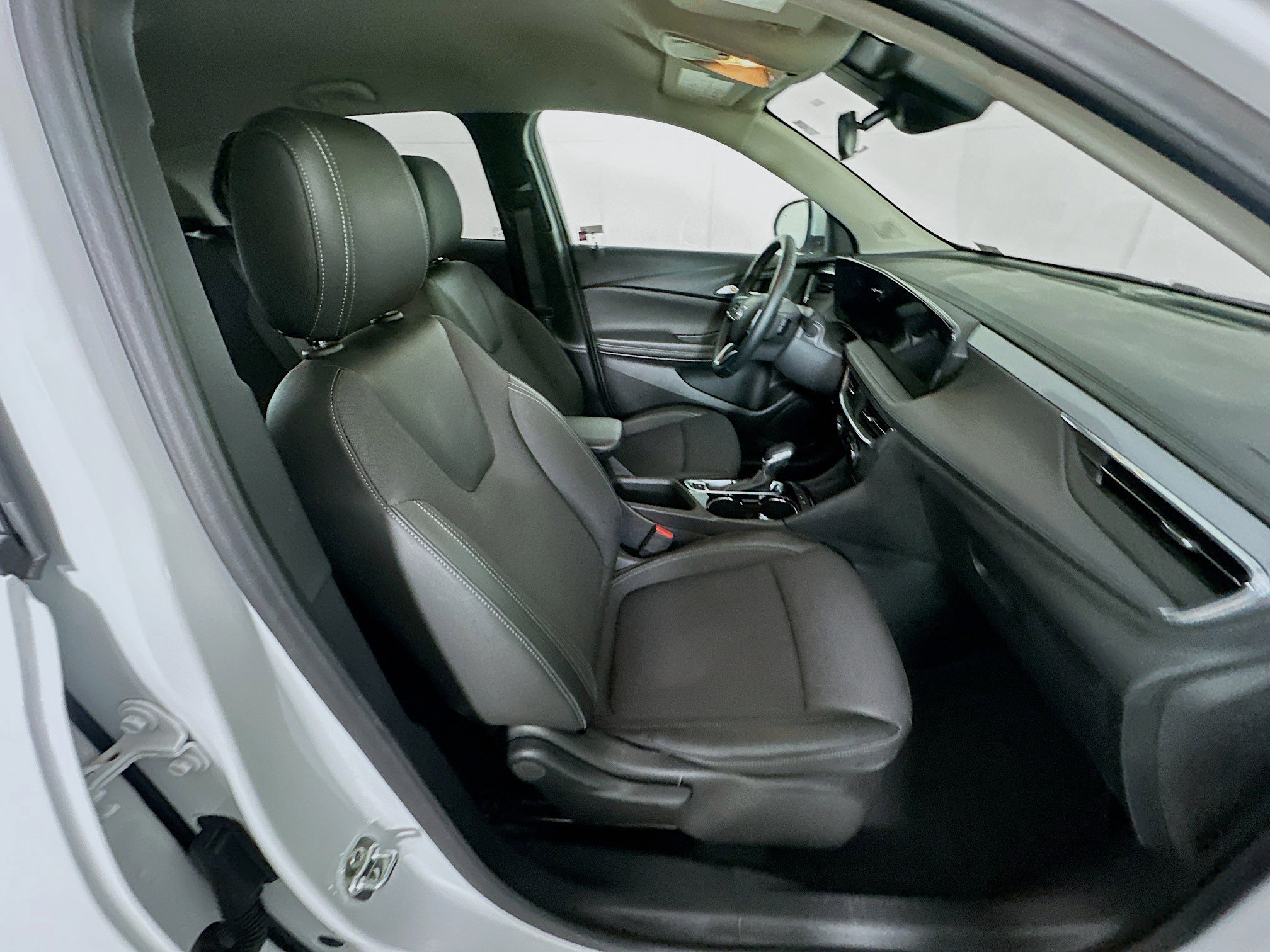 Used 2025 Buick Encore GX Preferred FWD image 29