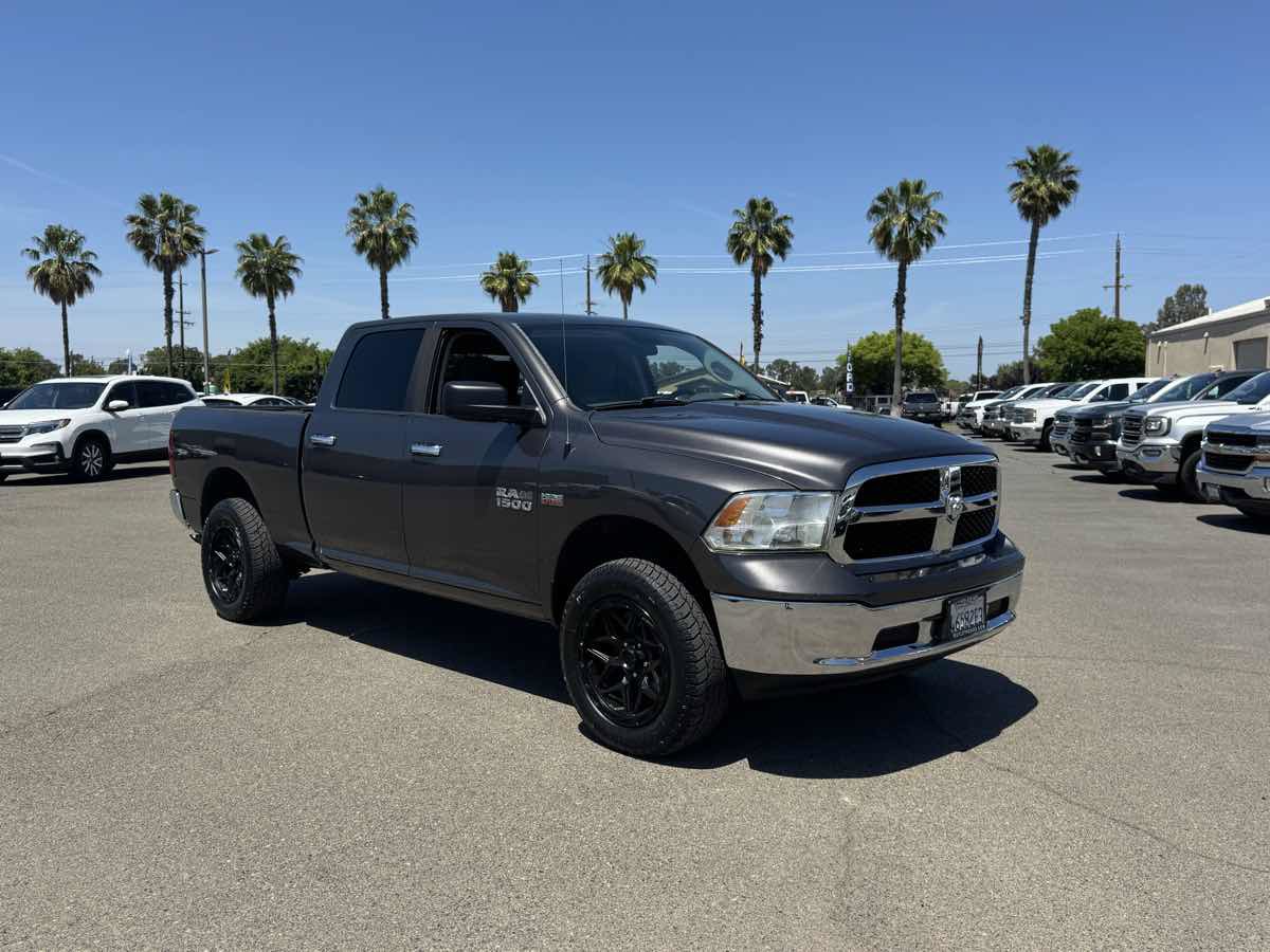Used 2017 RAM 1500 Classic SLT AWD/4WD image 2