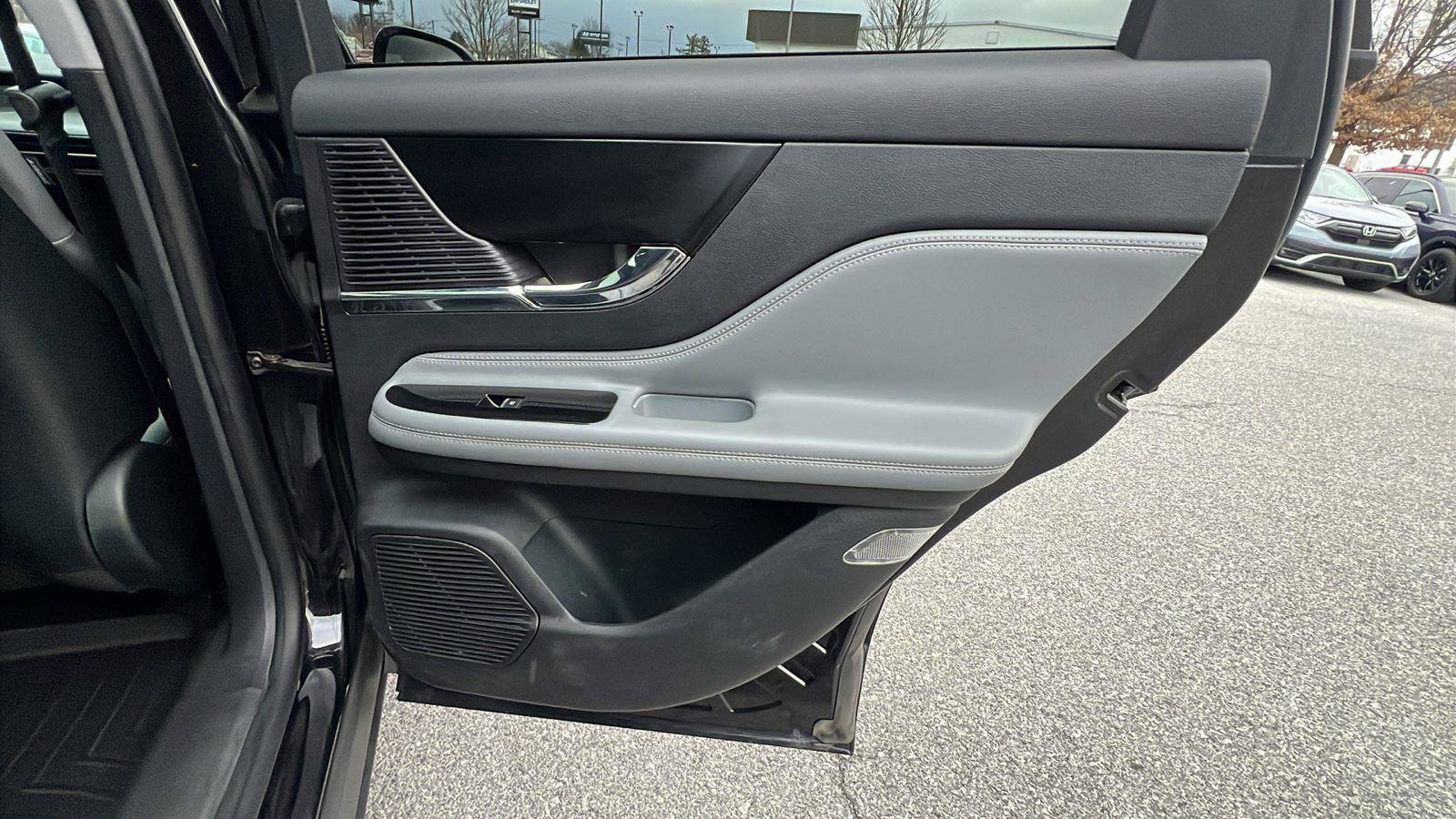 Used 2022 Lincoln Corsair Reserve w/ Elements Package image 14