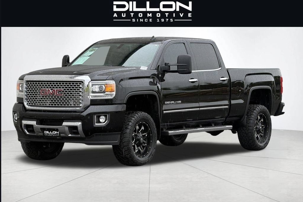 Used 2015 GMC Sierra 2500 Denali w/ Suspension Package, Off-Road AWD/4WD image 8