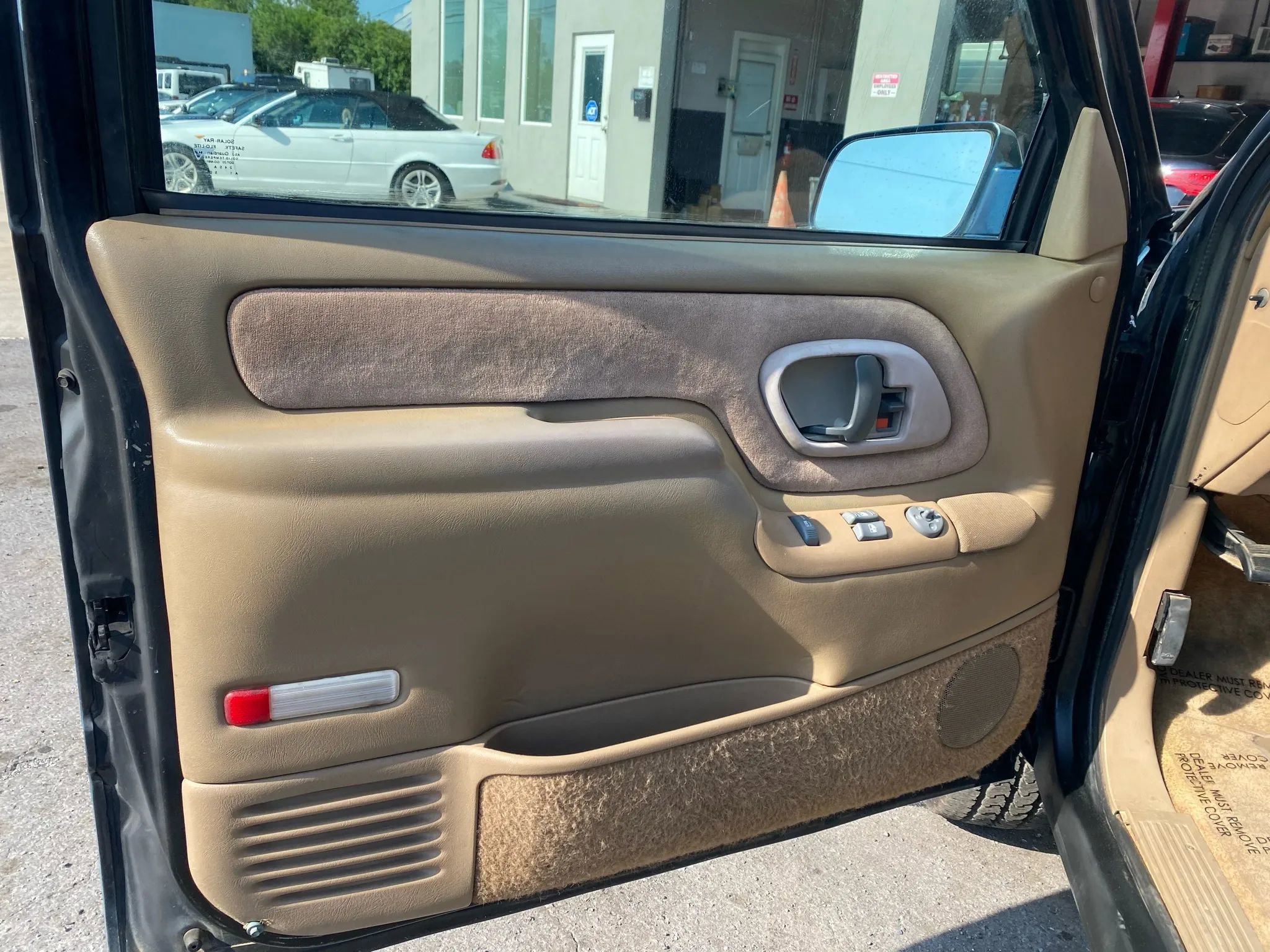 Used 1995 GMC Yukon 4WD 2-Door image 14