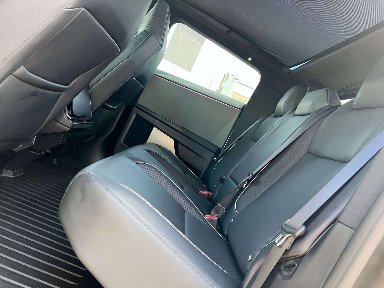 Used 2024 Tesla Cybertruck AWD Crew Cab image 46