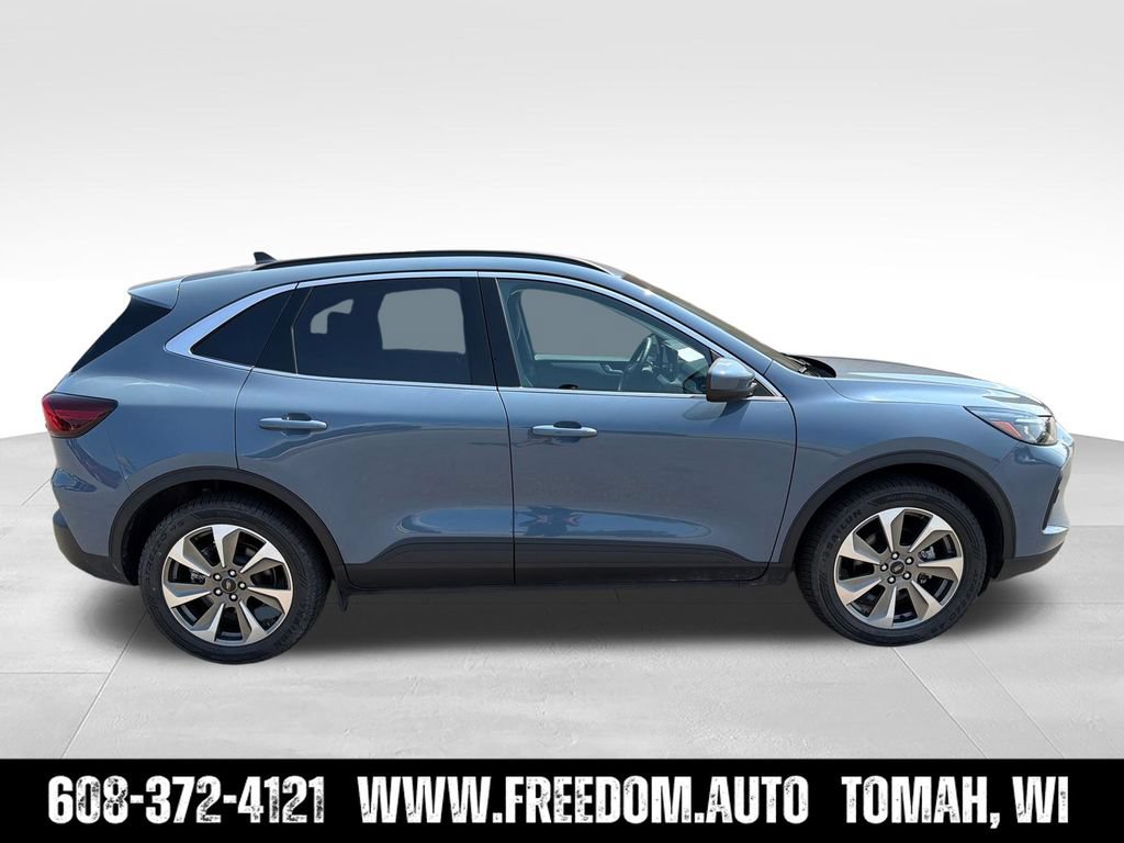 Used 2025 Ford Escape Platinum AWD/4WD image 6