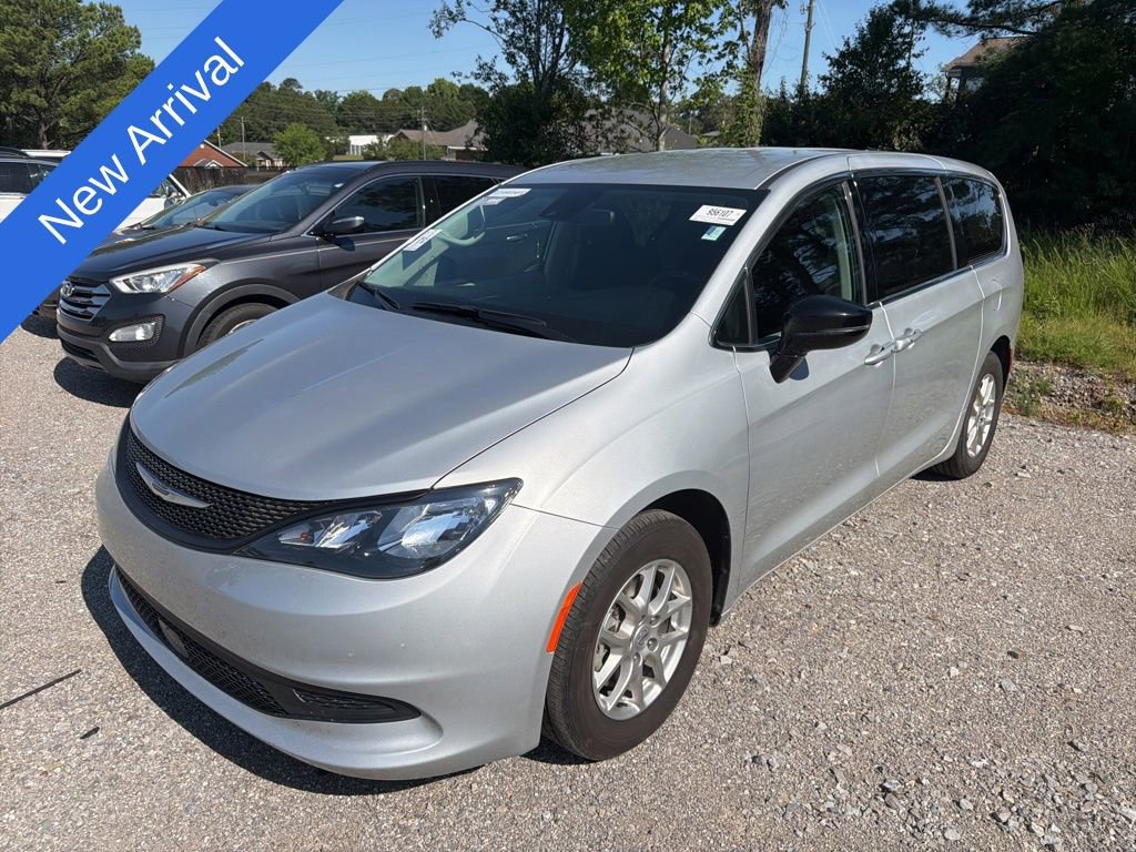 Used 2024 Chrysler Voyager LX FWD image 1