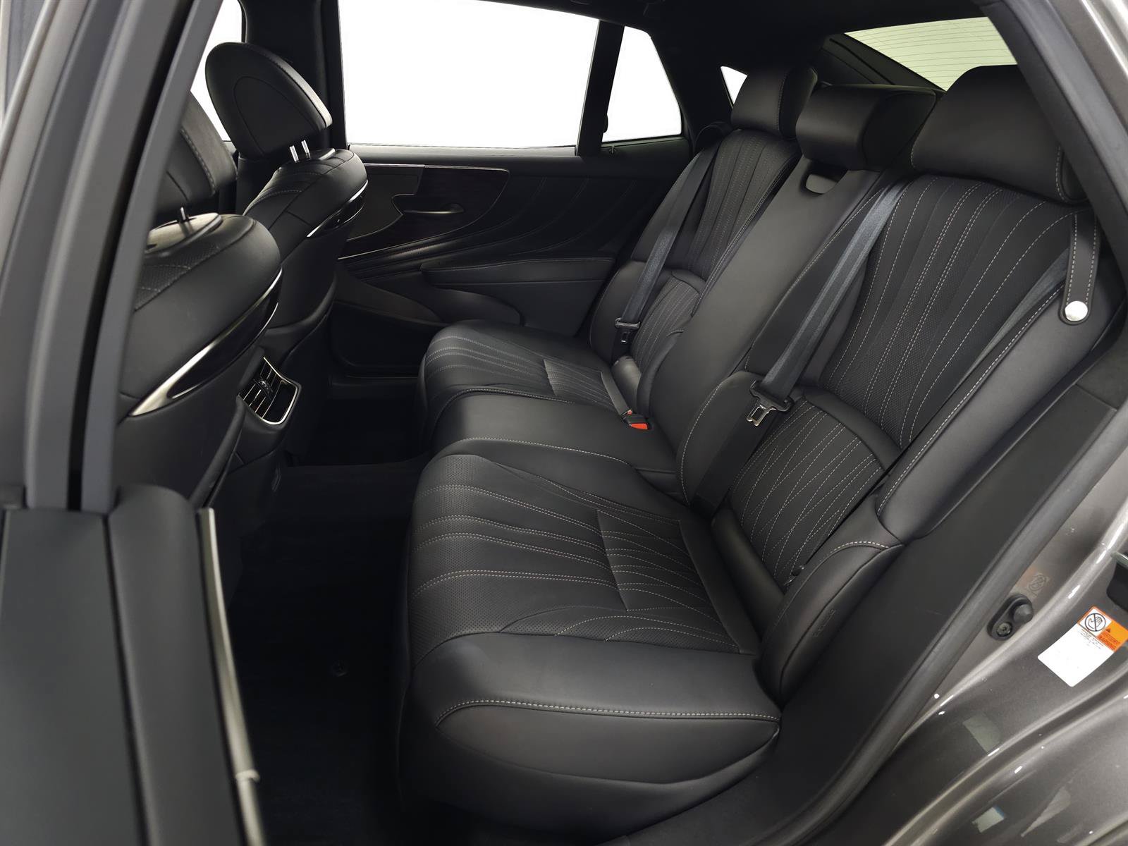 Used 2021 Lexus LS 500 AWD w/ Luxury Package image 39
