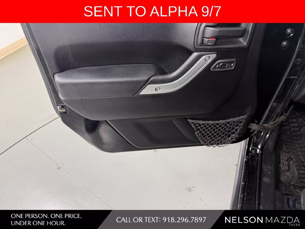 Used 2014 Jeep Wrangler Unlimited Rubicon w/ Connectivity Group AWD/4WD image 18