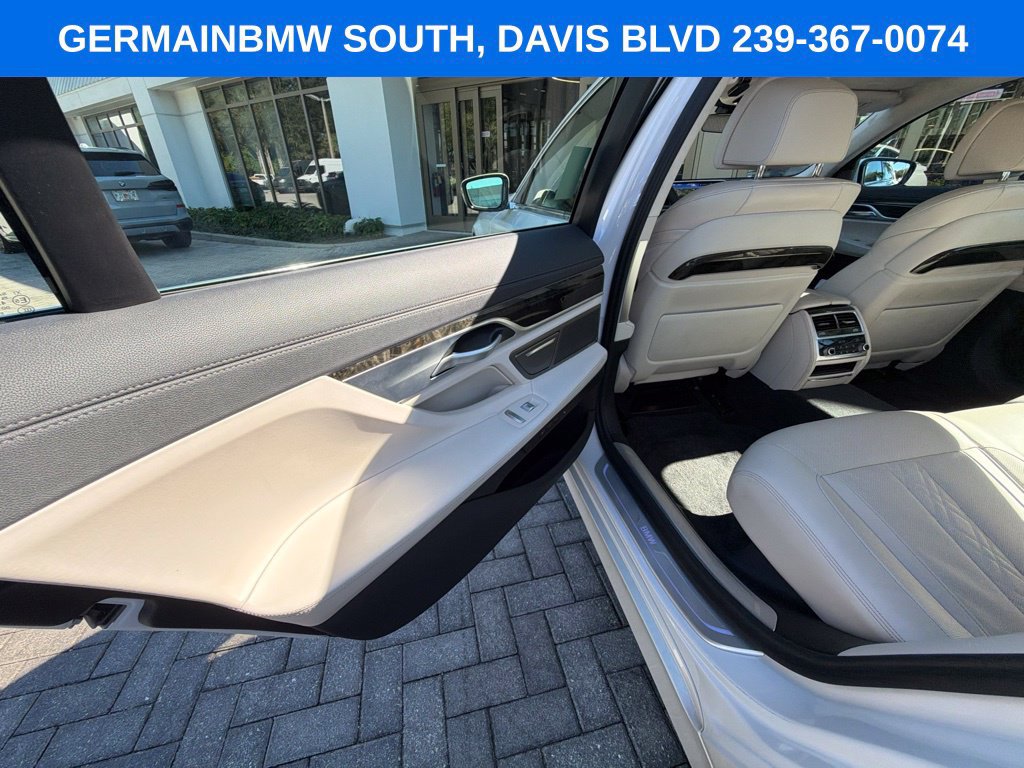 Used 2022 BMW 750i xDrive w/ Luxury Rear Seating Package AWD/4WD image 24