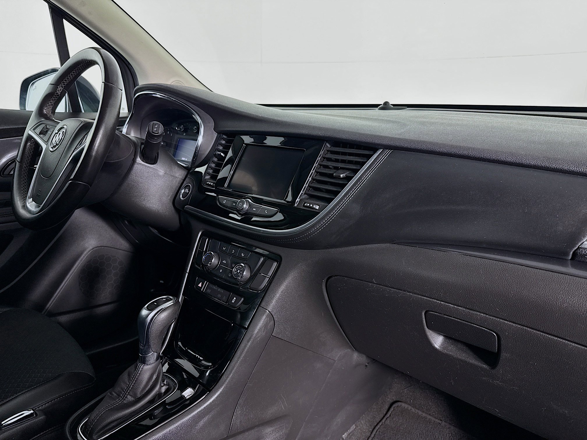 Used 2022 Buick Encore Preferred w/ Safety Package AWD/4WD image 29