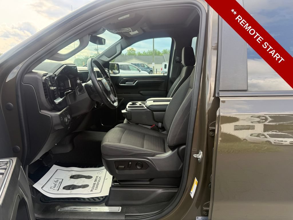 Used 2023 Chevrolet Silverado 1500 LT AWD/4WD image 12