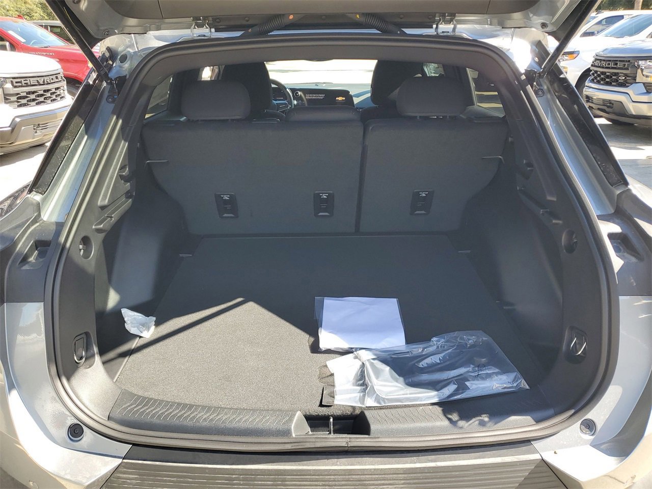 New 2026 Chevrolet Equinox EV LT image 7