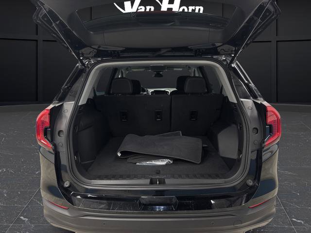 Used 2023 GMC Terrain SLE w/ Driver Convenience Package image 14