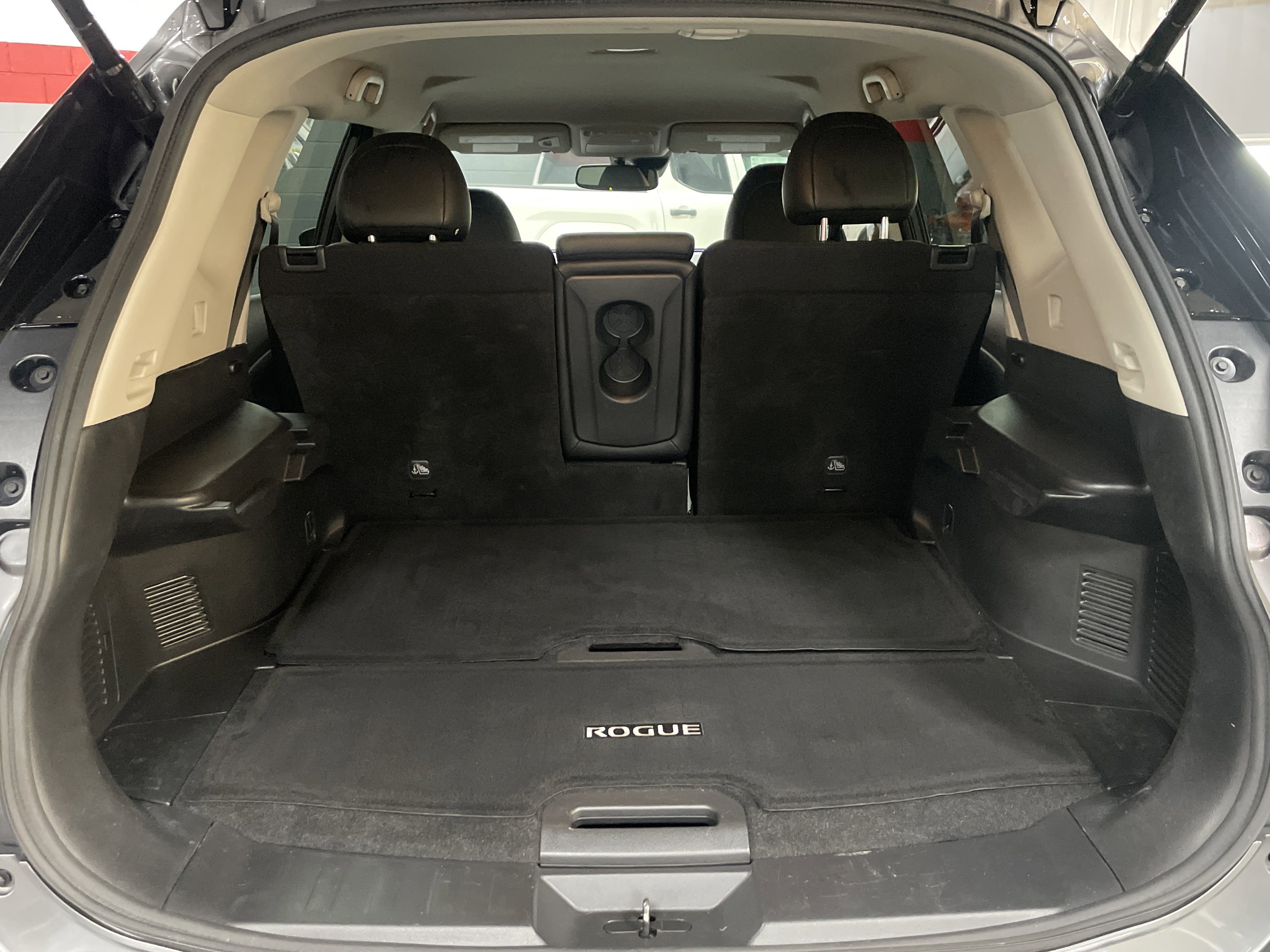 Used 2020 Nissan Rogue SL image 34