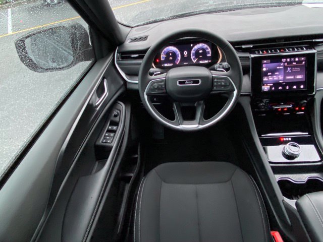 Used 2025 Jeep Grand Cherokee L Laredo AWD/4WD image 27
