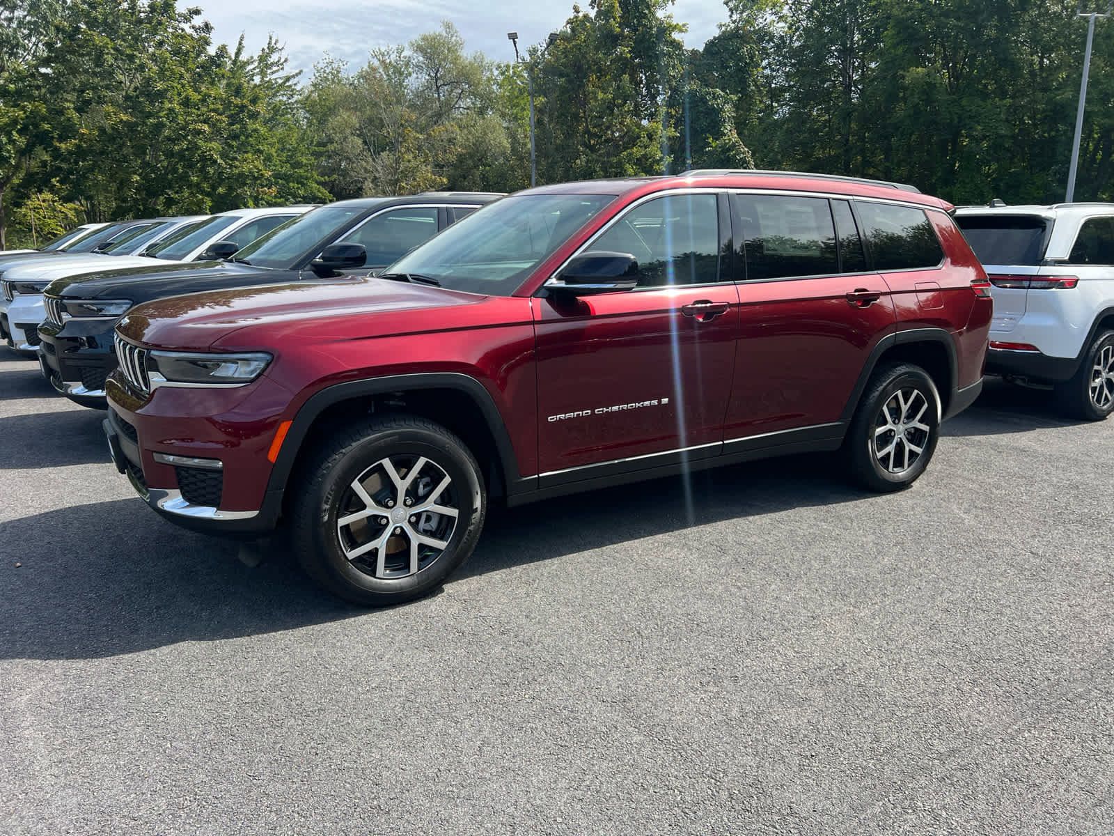 New 2025 Jeep Grand Cherokee L Limited w/ Trailer Tow Package image 4