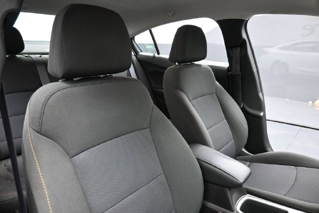 Used 2017 Chevrolet Cruze LS FWD image 31