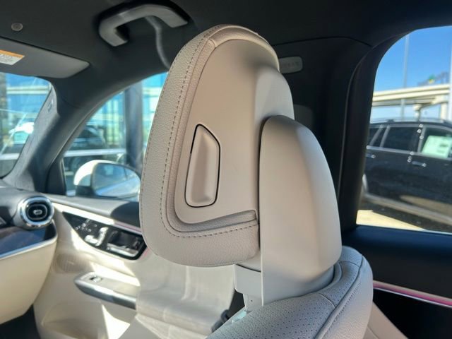 Used 2025 Mercedes-Benz GLC 300 image 31