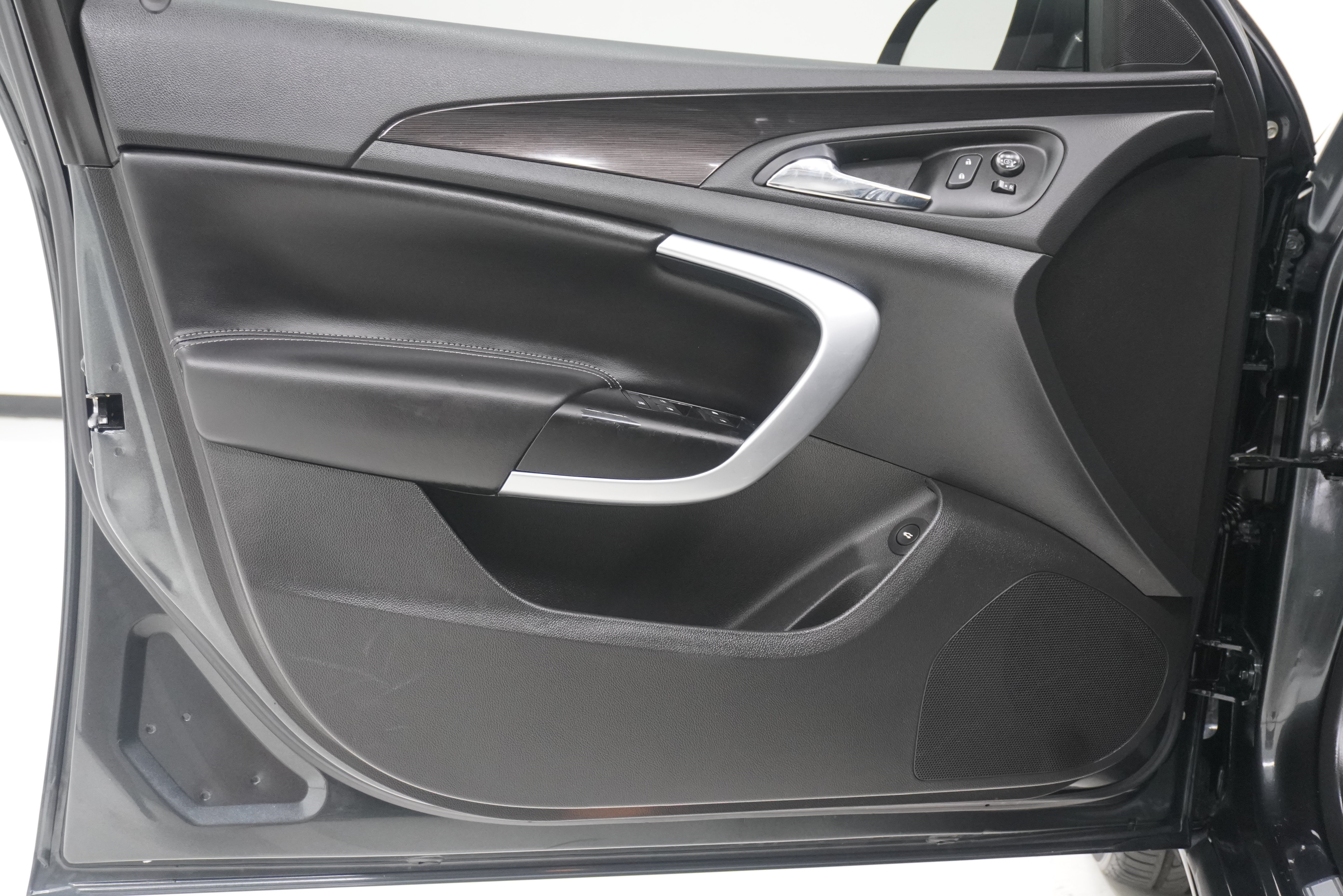 Used 2017 Buick Regal Sport Touring FWD image 13