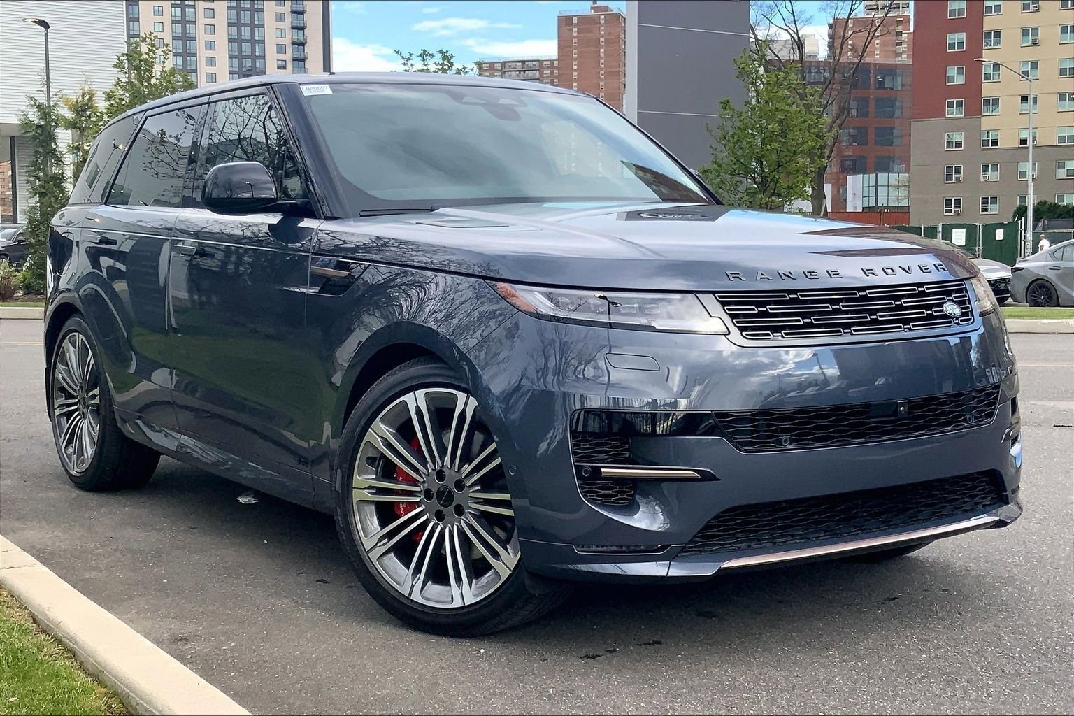 New 2026 Land Rover Range Rover Sport Dynamic SE AWD/4WD image 2