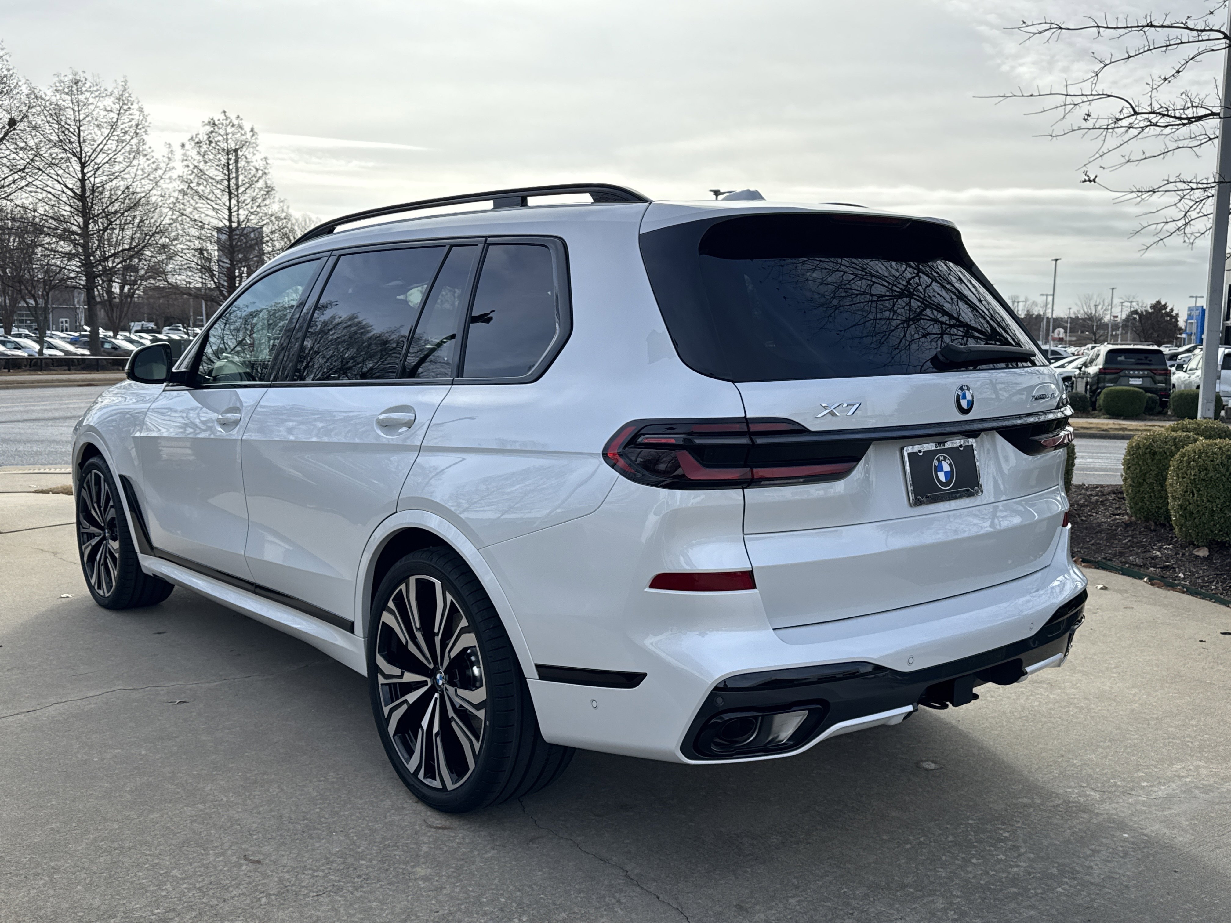 New 2026 BMW X7 xDrive40i w/ Executive Package image 3