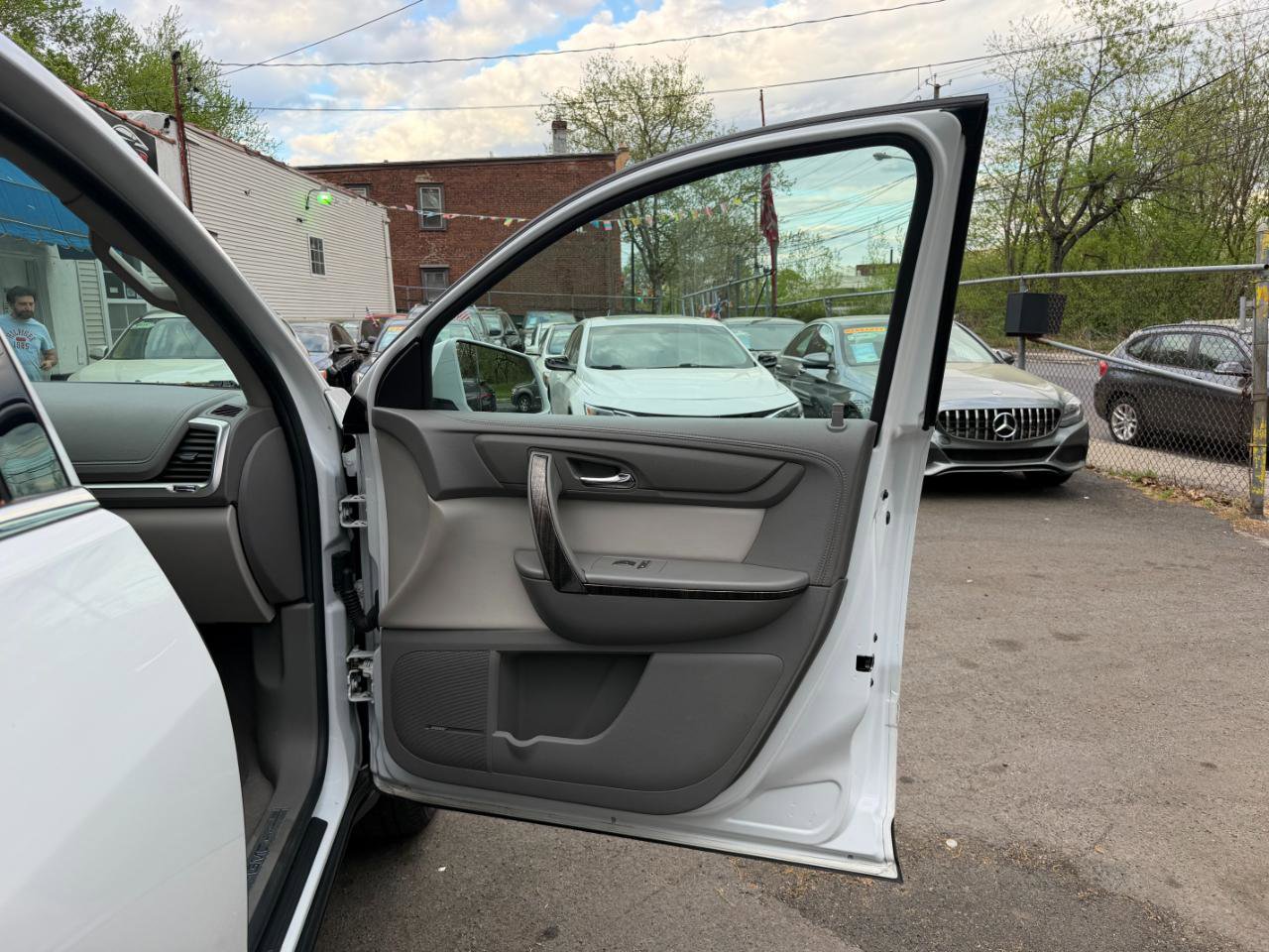 Used 2017 GMC Acadia Limited SLT image 44