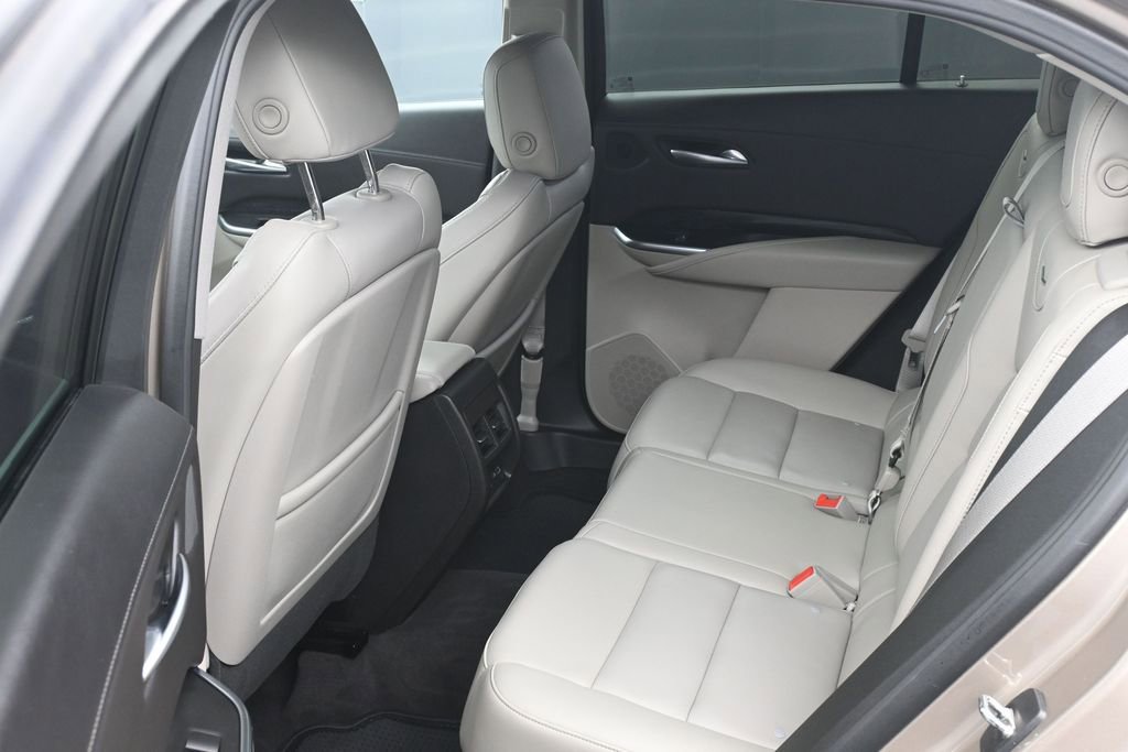 Used 2022 Cadillac XT4 Premium Luxury w/ Enhanced Visibility Package AWD/4WD image 13