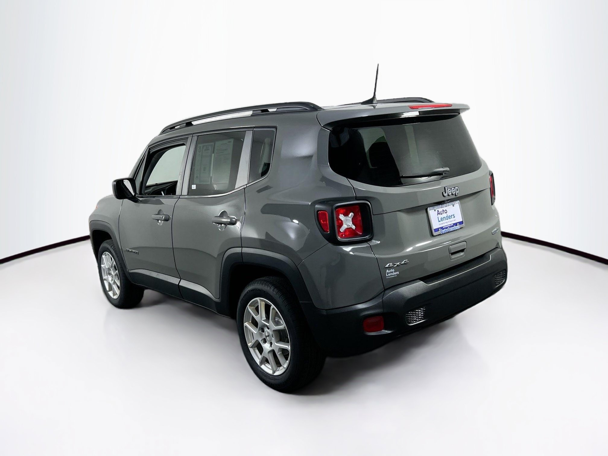 Used 2022 Jeep Renegade Latitude w/ Convenience Group AWD/4WD image 7