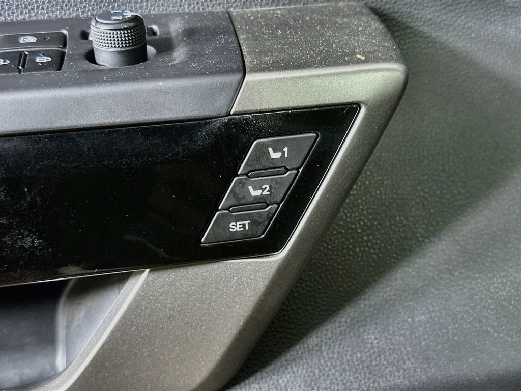 Used 2023 Toyota Tundra Limited AWD/4WD image 23