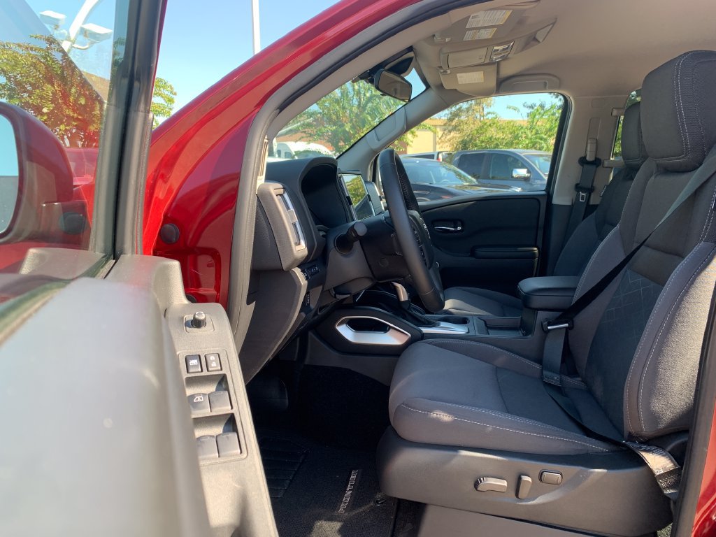 Used 2025 Nissan Frontier SV w/ SV Convenience Package RWD image 22